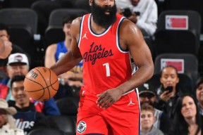 爱游戏官网app -关于洛杉矶快船迎英超关键赛；加时末段强势反弹；质疑声仍在；球队文化再被提及的信息