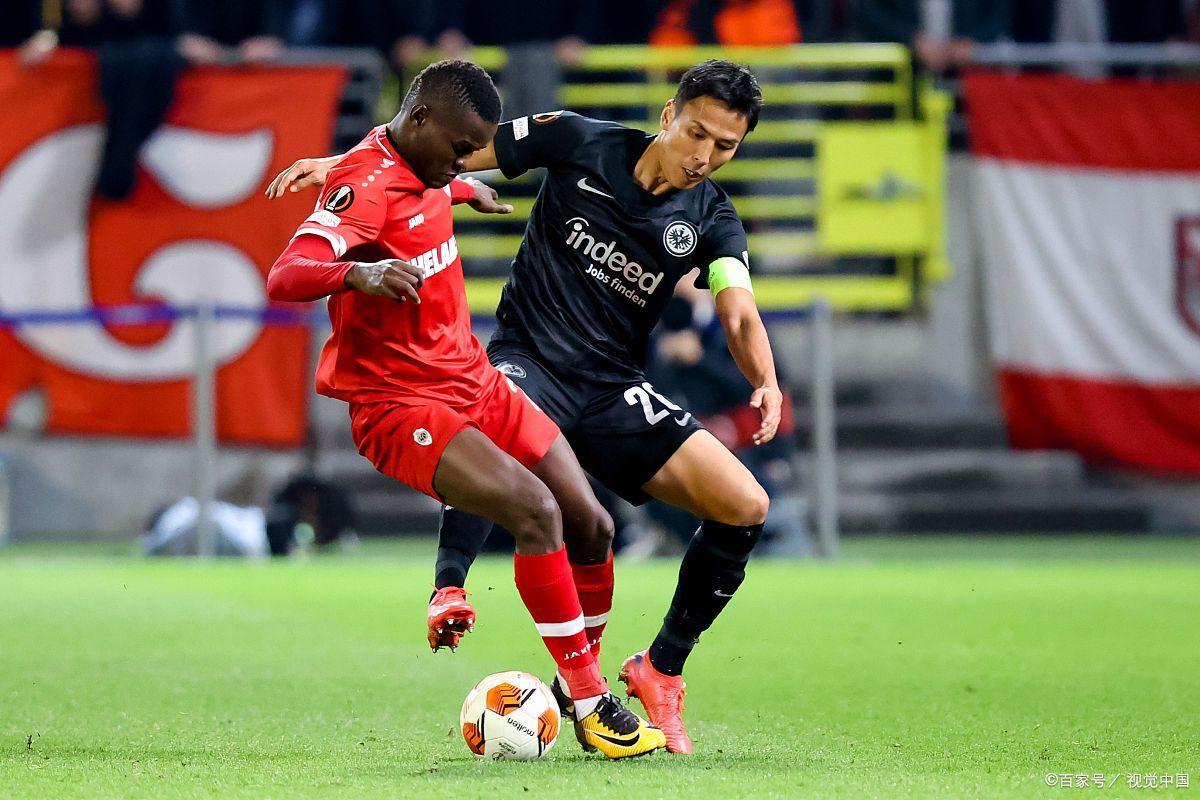 转会期法兰克福备战荷甲;远射贴柱细节曝光;态度坚定;资深球员宣示担当 转会期法兰克福备战荷甲;远射贴柱细节曝光;态度坚定;资深球员宣示担当