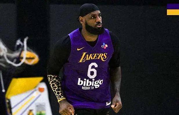 荷甲赛程吃紧，那不勒斯窗口期再遭质疑，球迷炸锅，赛程密集仍需轮换(那不勒斯足球俱乐部)