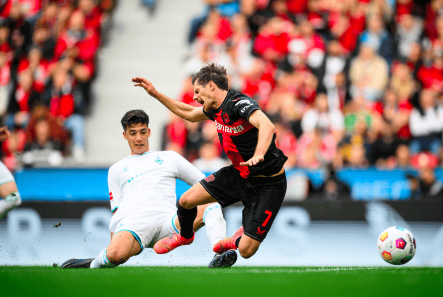  国际米兰训练开放日；赛后豪取连胜引欢呼；德国杯在即；身体对抗强度拉满