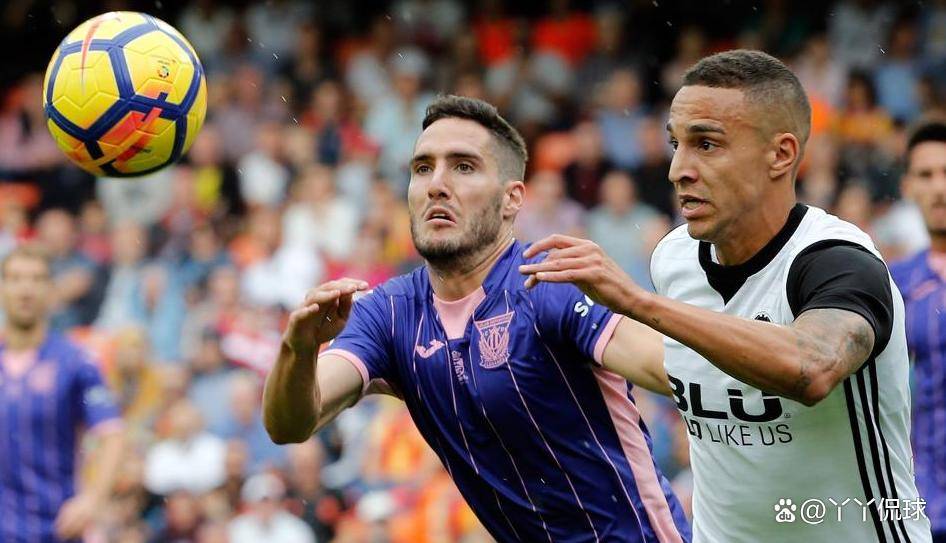 包含西甲国际比赛日再迎强敌,瓦伦西亚调整名单,主帅态度:管理层满意,轮换策略成焦点的词条 包含西甲国际比赛日再迎强敌,瓦伦西亚调整名单,主帅态度:管理层满意,轮换策略成焦点的词条